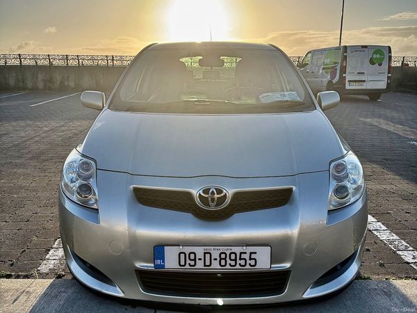 Toyota Auris Hatchback, Petrol, 2009, Silver