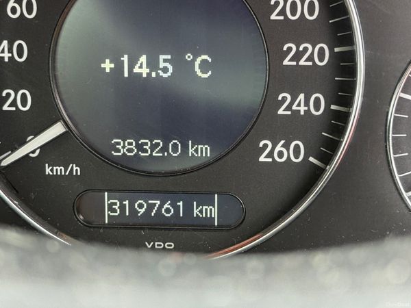 Mercedes-Benz CLK Coupe, Diesel, 2010, Grey