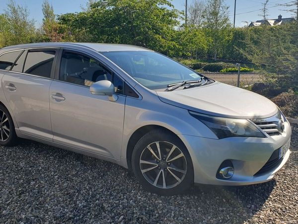 Toyota Avensis Estate, Diesel, 2012, Silver