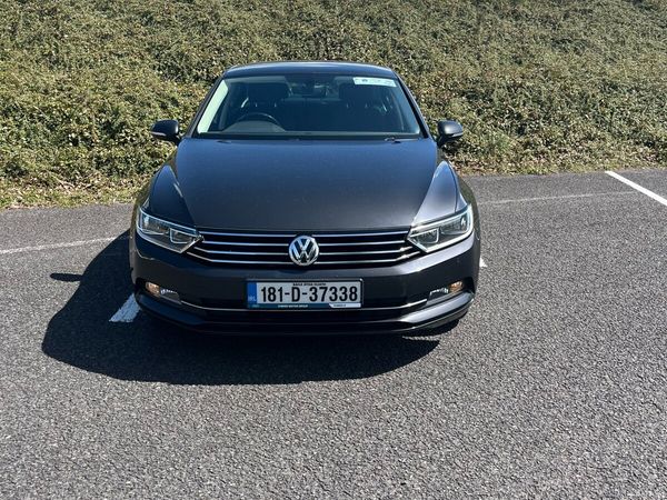Volkswagen Passat Saloon, Diesel, 2018, Grey