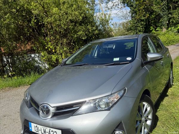 Toyota Auris Hatchback, Diesel, 2013, Grey