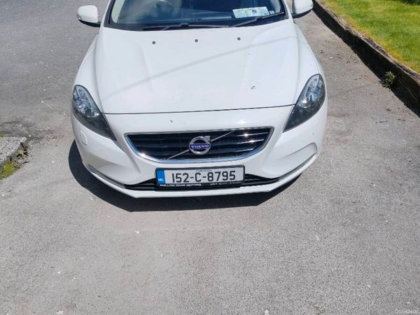 Volvo V40 Hatchback, Diesel, 2015, White