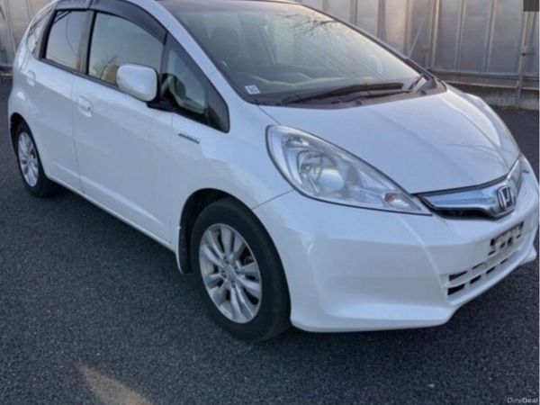 Honda Fit Hatchback, Petrol Hybrid, 2013, White