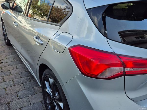 Ford Focus Hatchback, Petrol, 2019, Grey
