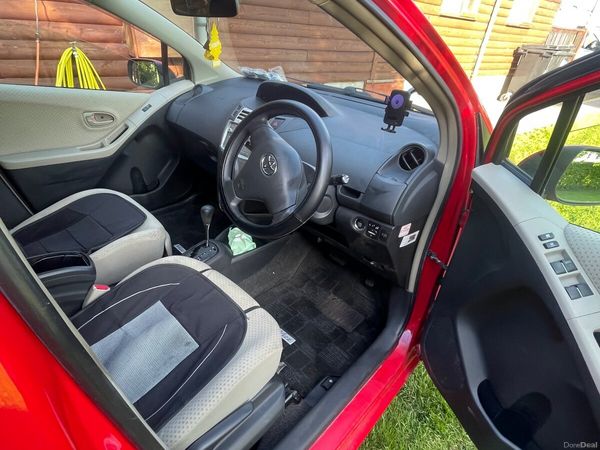 Toyota Vitz Hatchback, Petrol, 2006, Red