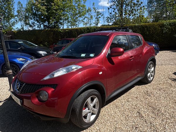 Nissan Juke SUV, Petrol, 2011, Red