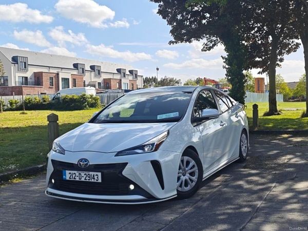 Toyota Prius Hatchback, Petrol Hybrid, 2021, White