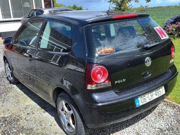 Volkswagen Polo Hatchback, Petrol, 2006, Black