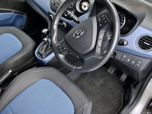 Hyundai i10 Hatchback, Petrol, 2014, Silver