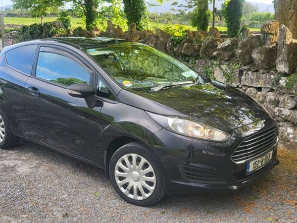 Ford Fiesta Hatchback, Diesel, 2015, Black