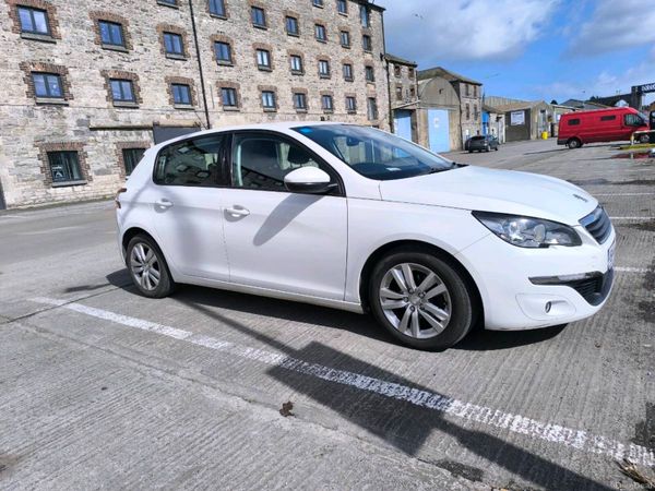 Peugeot 308 Hatchback, Diesel, 2015, White