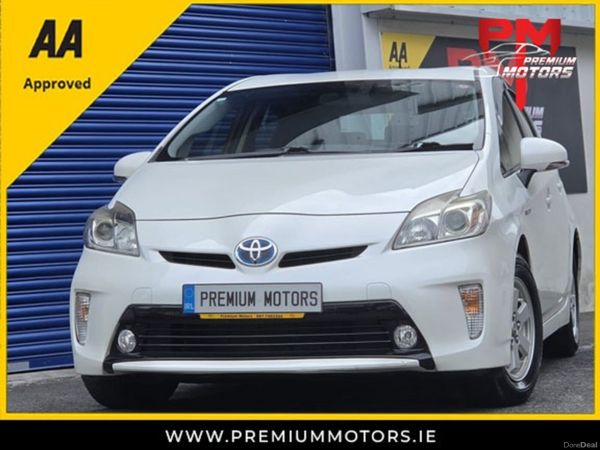 Toyota Prius Hatchback, Petrol Hybrid, 2014, White