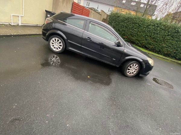 Opel Astra Hatchback, Petrol, 2006, Black