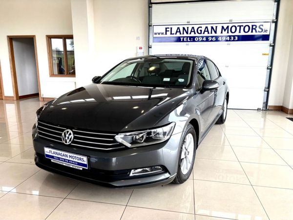 Volkswagen Passat Saloon, Diesel, 2016, Grey