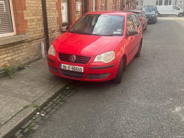 Volkswagen Polo Hatchback, Petrol, 2006, Red