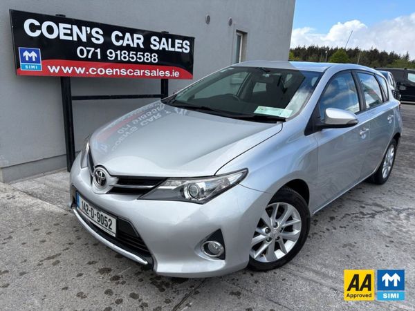 Toyota Auris Hatchback, Diesel, 2014, Silver