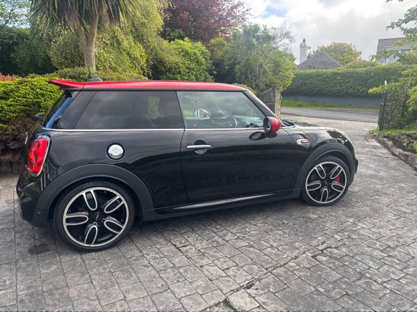 Mini Cooper Hatchback, Petrol, 2017, Black