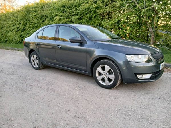 Skoda Octavia Hatchback, Diesel, 2017, Grey