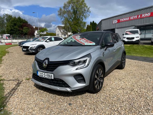 Renault Captur Hatchback, Petrol, 2022, Grey