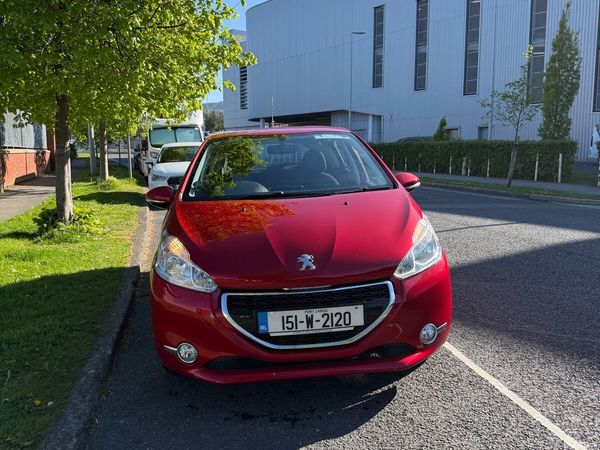 Peugeot 208 Hatchback, Diesel, 2015, Red