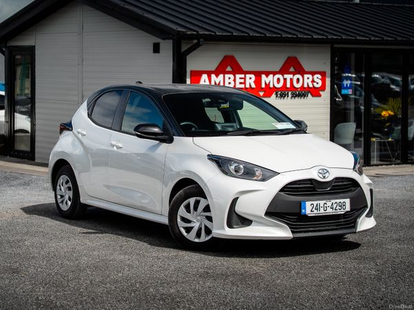 Toyota Yaris Hatchback, Petrol, 2024, White