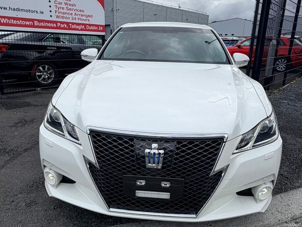 Toyota Crown Saloon, Petrol Hybrid, 2013, White