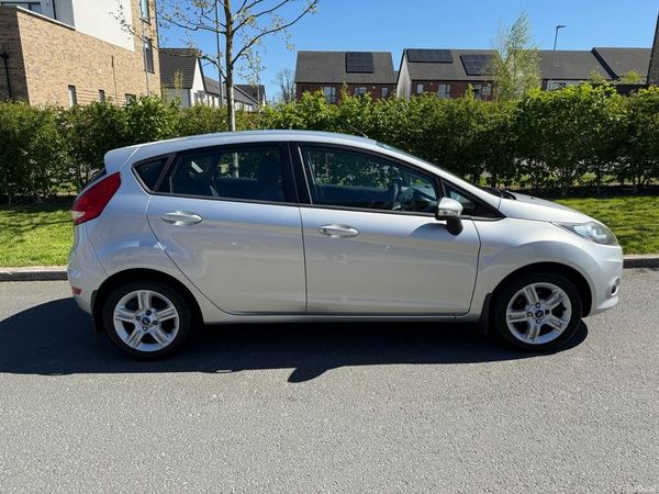 Ford Fiesta Hatchback, Diesel, 2010, Silver
