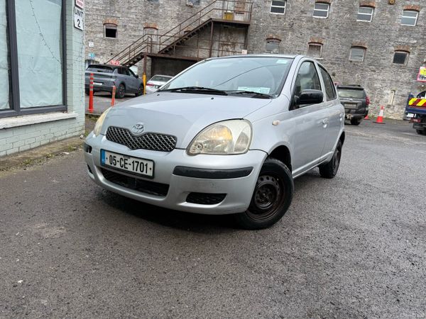 Toyota Yaris Hatchback, Petrol, 2005, Silver