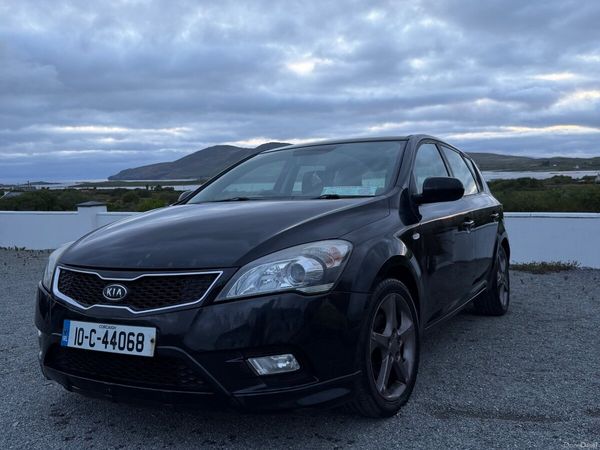 Kia Ceed Hatchback, Diesel, 2010, Black
