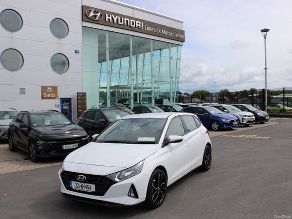 Hyundai i20 Hatchback, Petrol, 2022, White