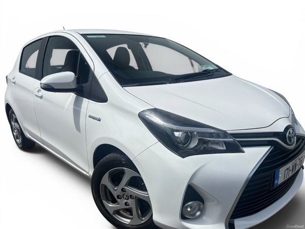Toyota Yaris Hatchback, Petrol Hybrid, 2017, White