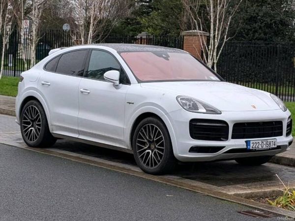 Porsche Cayenne SUV, Petrol Plug-in Hybrid, 2022, White