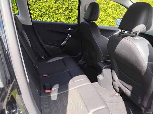 Peugeot 2008 Hatchback, Petrol, 2016, Black