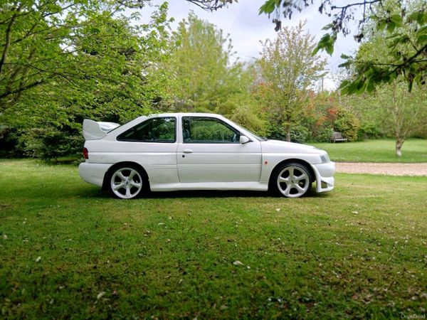 Ford Escort Hatchback, Petrol, 1998, Green