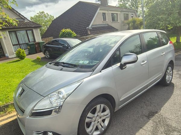 Peugeot 5008 MPV, Diesel, 2012, Grey
