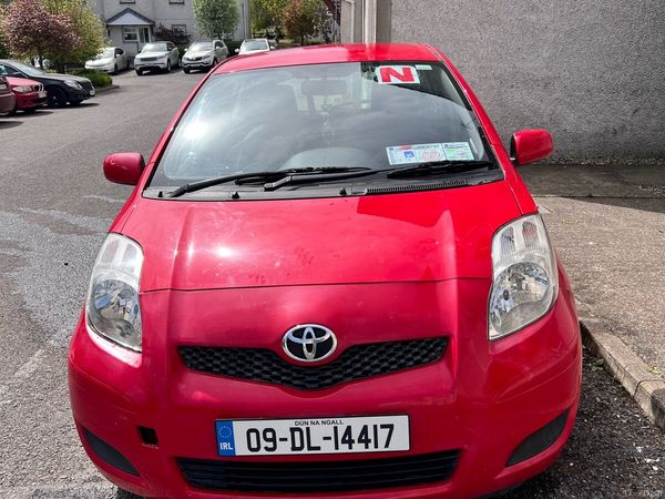 Toyota Yaris Hatchback, Petrol, 2009, Red