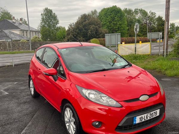 Ford Fiesta Hatchback, Diesel, 2010, Red