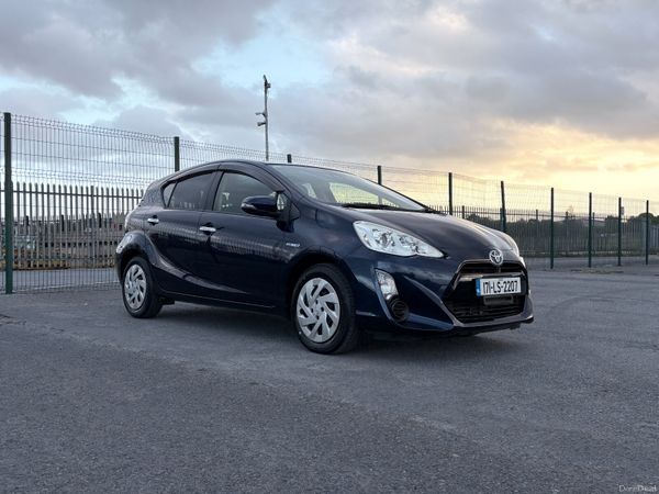 Toyota Aqua Hatchback, Petrol Hybrid, 2017, Blue