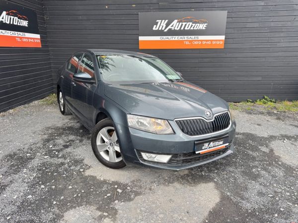 Skoda Octavia Hatchback, Petrol, 2016, Grey