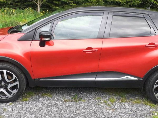 Renault Captur Hatchback, Diesel, 2017, Red