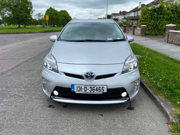 Toyota Prius Hatchback, Petrol Hybrid, 2009, Red