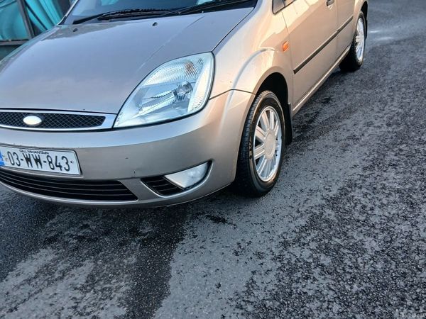 Ford Fiesta Hatchback, Petrol, 2003, Silver
