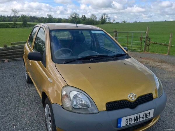 Toyota Yaris Hatchback, Petrol, 1999, Yellow