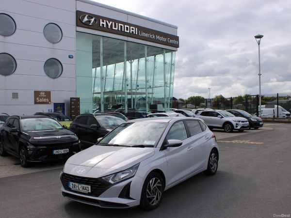 Hyundai i20 Hatchback, Petrol, 2024, Grey