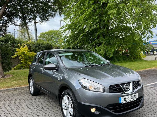 Nissan Qashqai Hatchback, Diesel, 2012, Grey