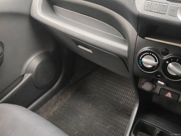Suzuki Alto Hatchback, Petrol, 2013, White