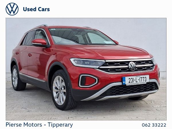 Volkswagen T-Roc SUV, Petrol, 2023, Red