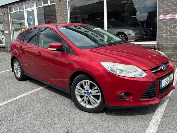 Ford Focus Hatchback, Diesel, 2012, Red