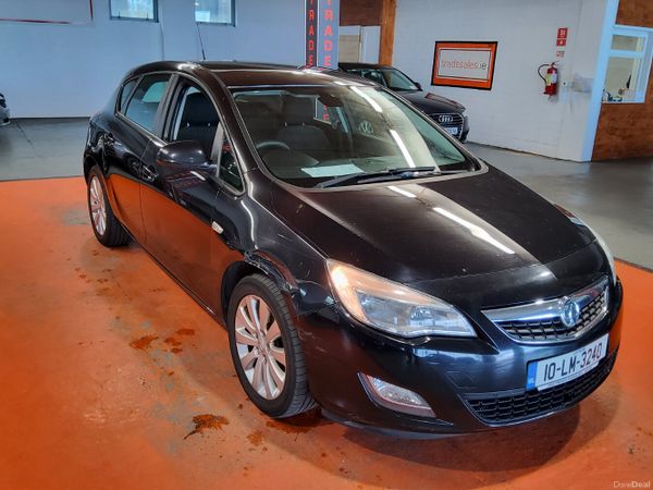 Vauxhall Astra Hatchback, Diesel, 2010, Black