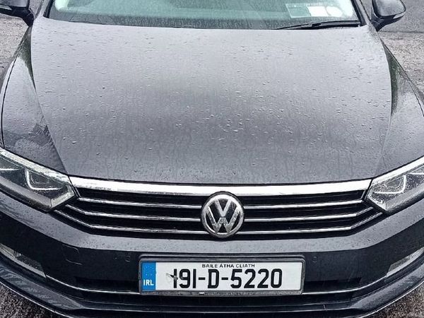 Volkswagen Passat Saloon, Diesel, 2019, Grey